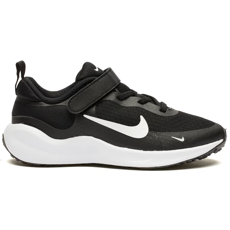 Tênis Nike Revolution 7